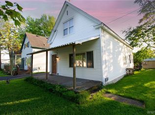 4690 Wayside Ln, Clarence, NY 14031