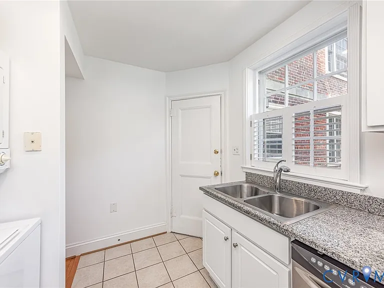 24 W Locke Ln #1 — Photo 12