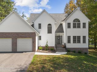 220 Fuller Rd, Dalton, PA 18414