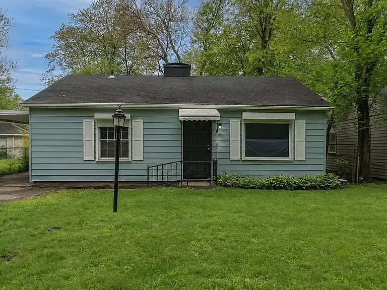 1008 Hovey St #ATK — Photo 2