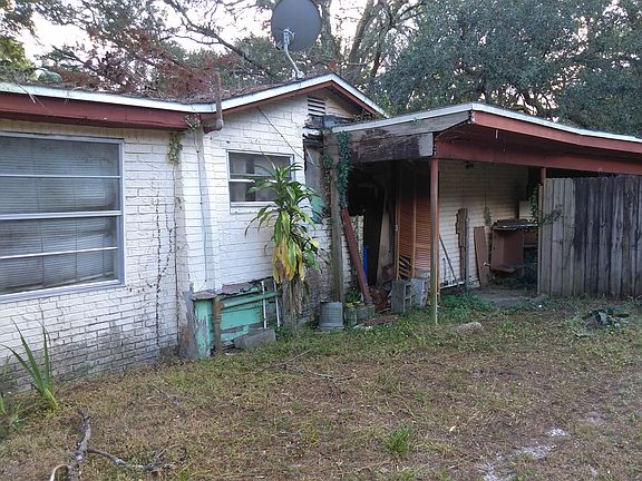 3rd image of 7008 N Center Dr
