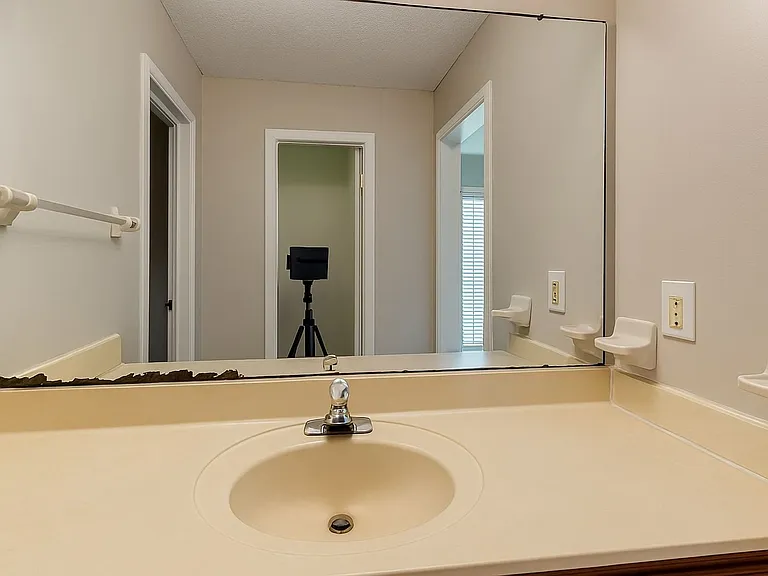 1806 Heatherton Dr — Photo 16