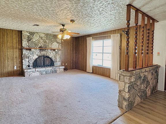 2nd image of 235 Indian Creek Rd