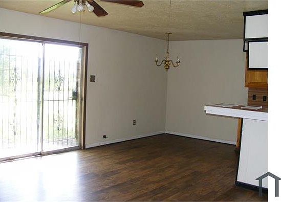 3rd image of 4839 Trail Lake Dr