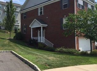 402 Balsam Dr, New Windsor, NY 12553