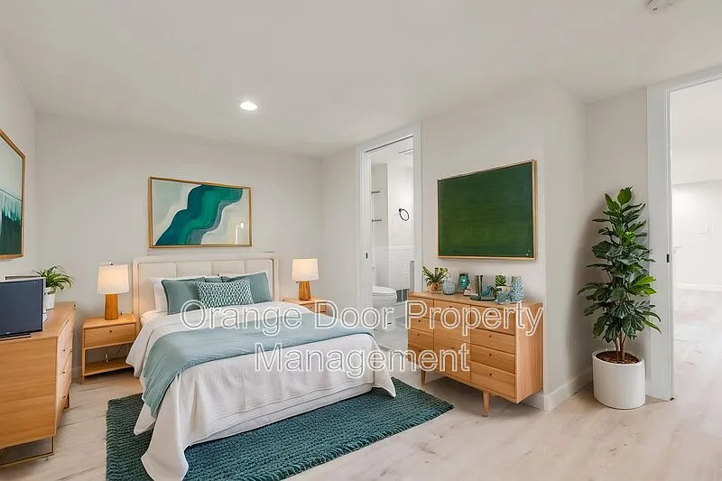 3 bed, 2.0 bath, 1300 sqft, $2,595 — Photo 3