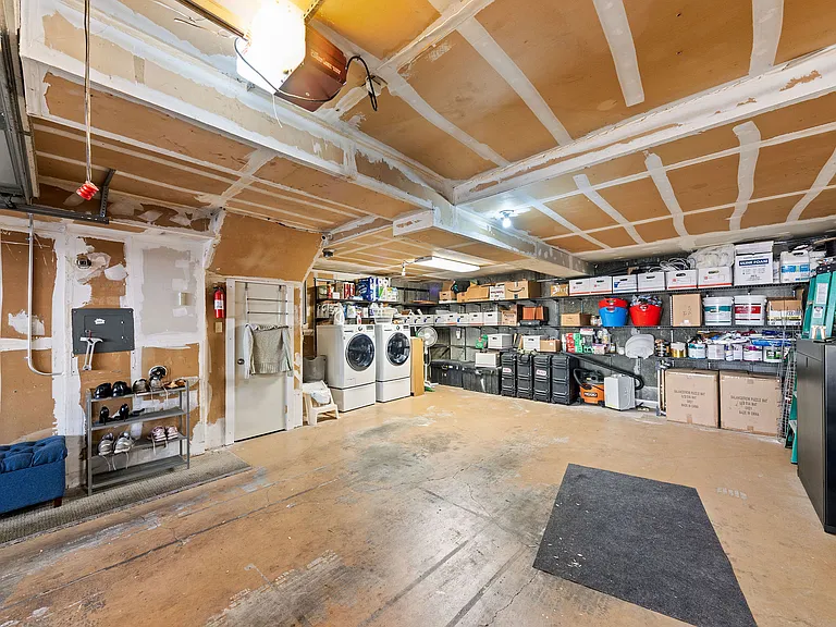 431 Woodminster Dr — Photo 32