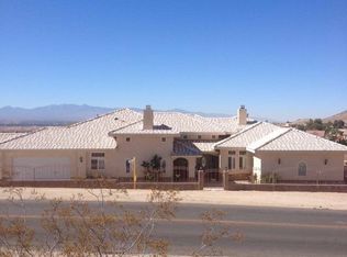 16640 Tao Rd, Apple Valley, CA 92307