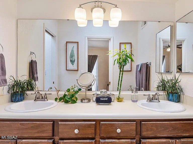1341 E Ellis Dr — Photo 19