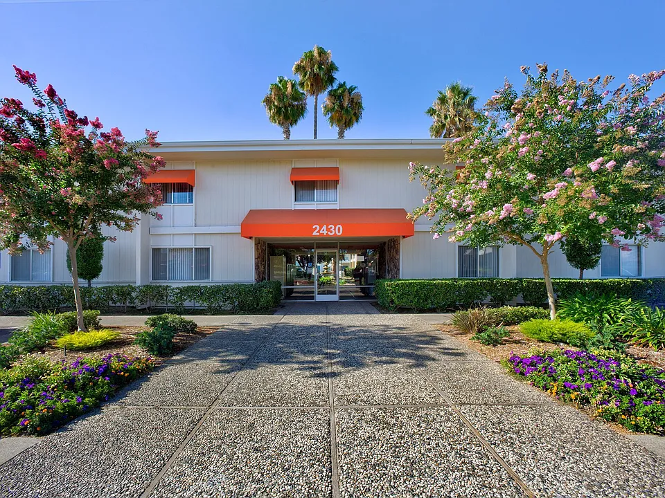 Fair Oaks Apartments