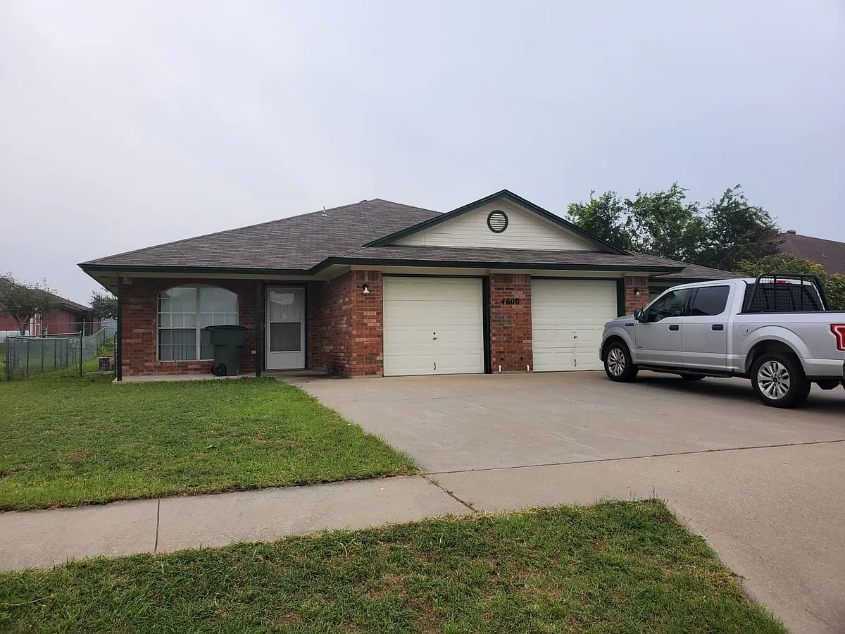 Building Photo - 4600 Bowles Dr #2