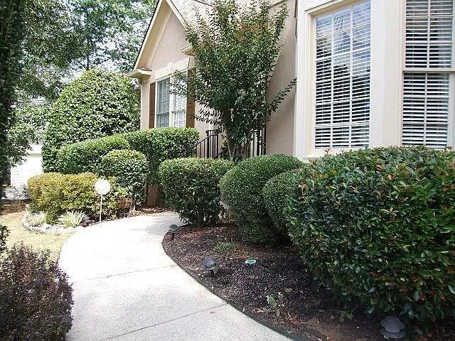 4 bed, 3.0 bath, 2750 sqft, $4,000 — Photo 1