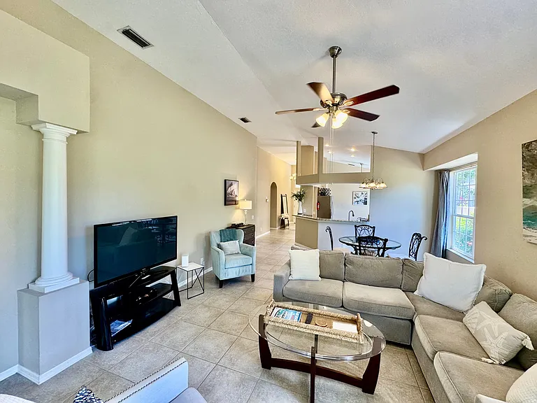 7330 Kensington Ct — Photo 5
