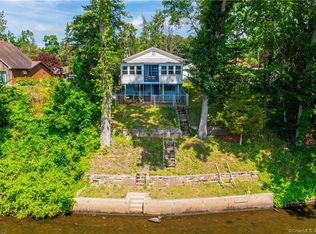 38 Waterview Dr, Sandy Hook, CT 06482