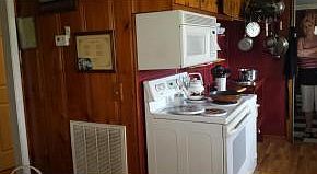 4th image of 103 Yokley St