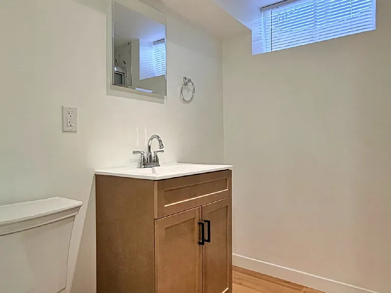 3045 N Niagara St — Photo 23