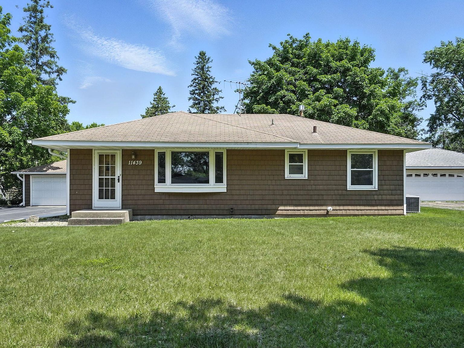11439 N Heights Dr NW, Coon Rapids, MN 55433 | Zillow