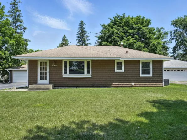 11439 N Heights Dr NW, Coon Rapids, MN 55433