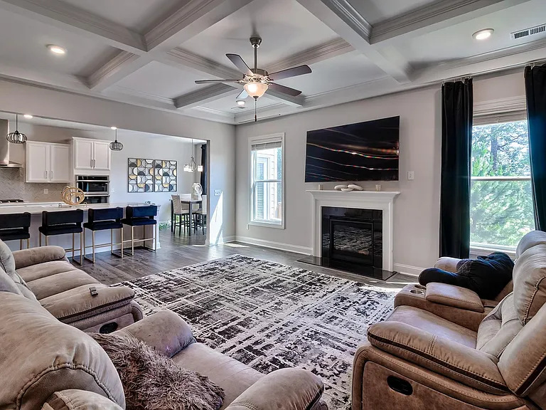 558 Mahonia Rd — Photo 20