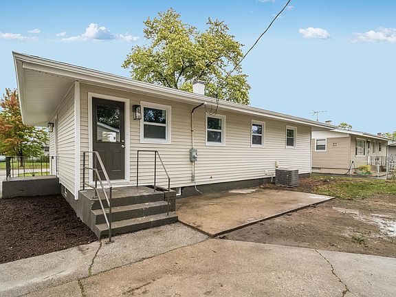 2nd image of 17 Indianwood Dr