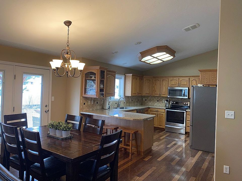 2nd image of 656 Dell Dr