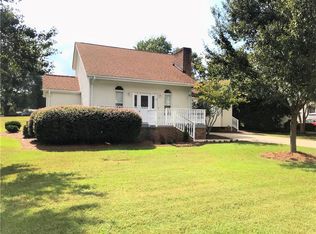 302 Creek Dr, Easley, SC 29642