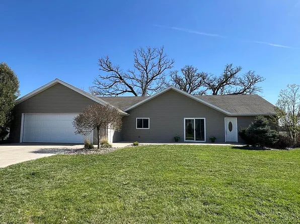 3254 Hickory Ave, Osage, IA 50461