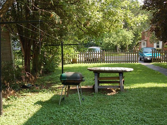 4th image of 118 Rosemont Dr #2