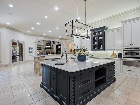 3rd image of 5274 Monterey Dr