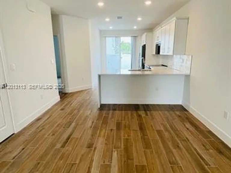 172 SW 171st Ln #Townhouse 172 — Photo 4
