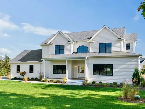 8B South Bay Avenue, Eastport, NY 11941