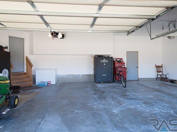 5th image of 7601 W Stoney Creek St