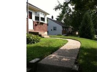 10 Stuart Dr, Aston, PA 19014