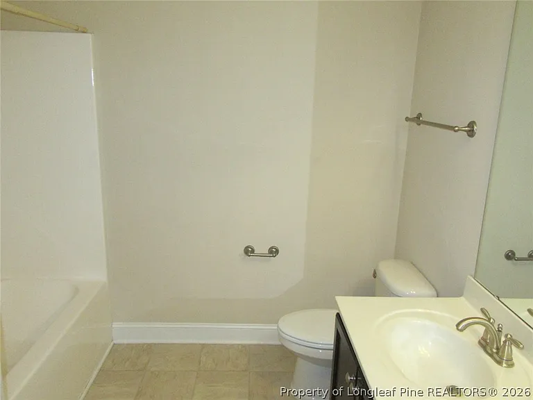 512 Rossendale Dr — Photo 34