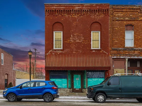 130 E Water St, Constantine, MI 49042