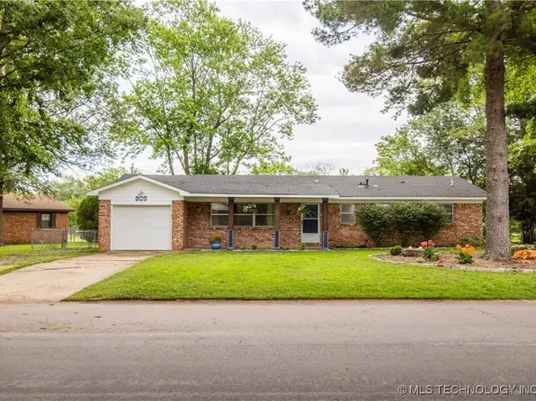 805 S Oak Hill St, Siloam Springs, AR 72761