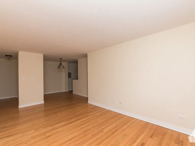 620 W Wrightwood Ave #3 — Photo 5