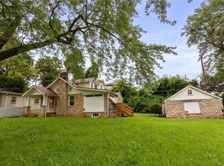 1238 E 83rd Ter, Kansas City, MO 64131
