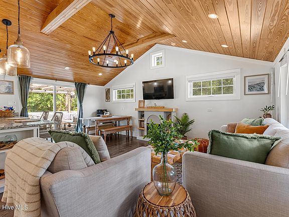 4th image of 206 Graystone Road