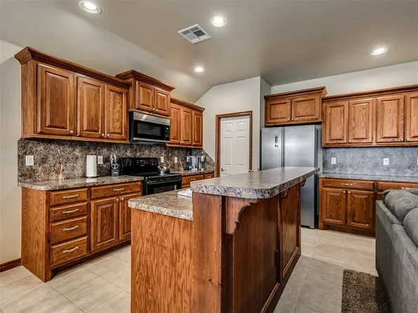 725 NW 121st Ter, Oklahoma City, OK 73114