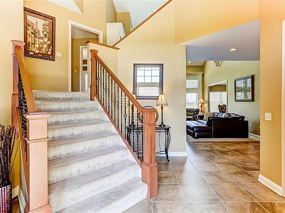 5th image of 2819 Stonebridge Dr