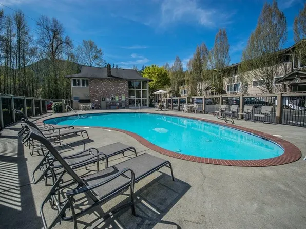 Creekside Apartments