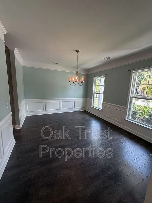 5 bed, 3.0 bath, 3136 sqft, $4,475 — Photo 4