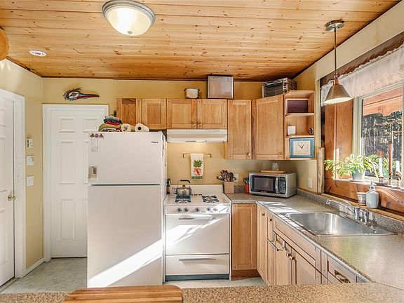 5th image of 1780 Stalker Rd