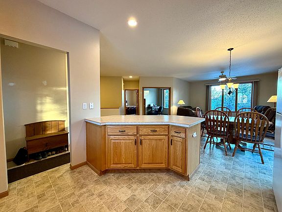 5th image of 408 Rako St SW
