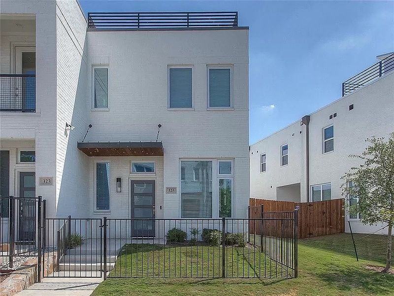 1st image of 325 Templeton Dr #1