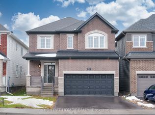 366 Cloyne Cres, Ottawa, ON K2J 6W4