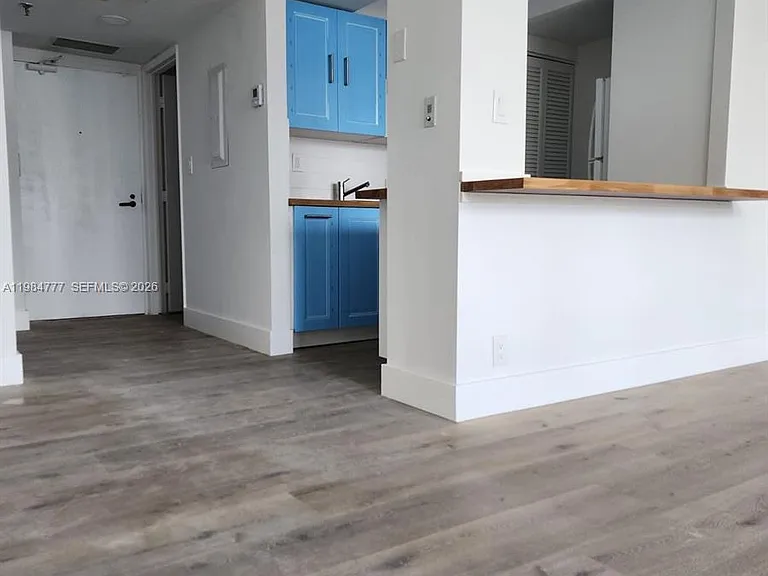 520 Brickell Key Dr #A1517 — Photo 1