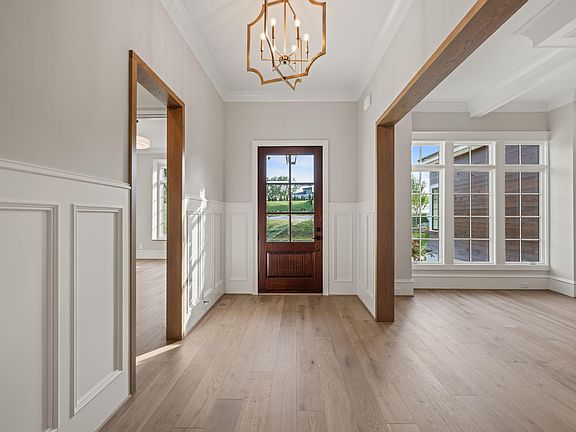 5th image of 9004 Meadow Pointe Ct