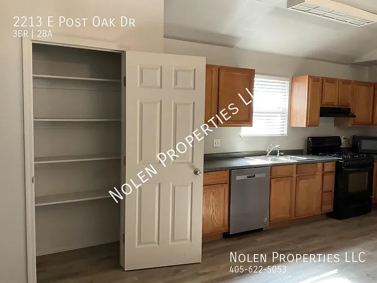 2213 E Post Oak Dr — Photo 7
